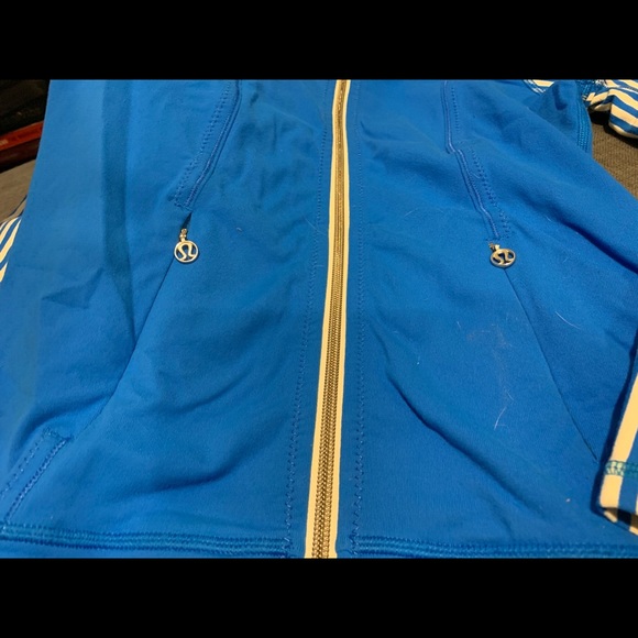 RARE lululemon Daily Yoga Jacket - Picture 8 of 8